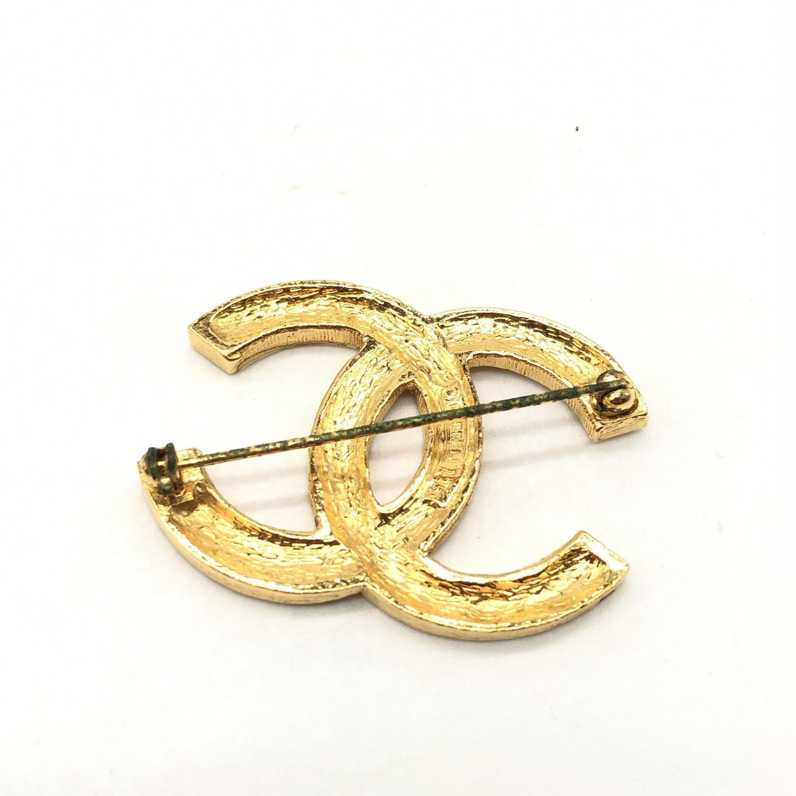 美品　CHANEL ゴールド ブローチ ストーン付き 箱付き 美品CHANEL ゴールド ブローチ ストーン付き 箱付き