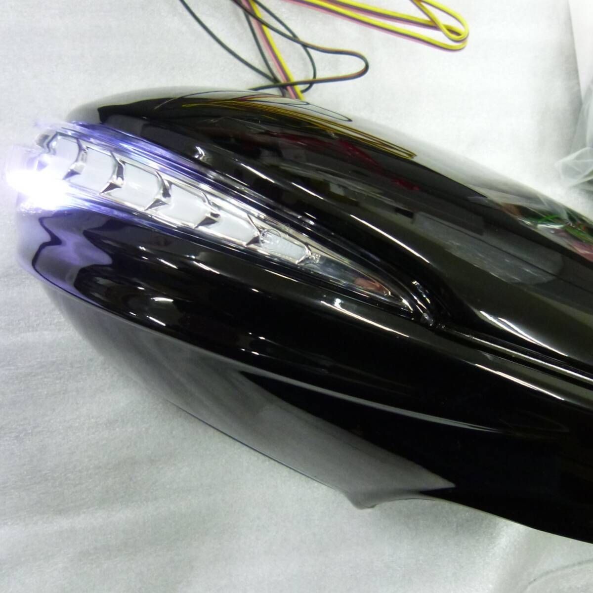 GR86 ZN8 BRZ ZD8用 LED ドアミラー 流れる ウインカー付カバー 左右 D4S塗装ブラック塗装済 白ポジション ウェルカム スイッチ切替シーケンシャルターンランプ 未使用に近い AVEST(アベスト）保証対象外 送料無料