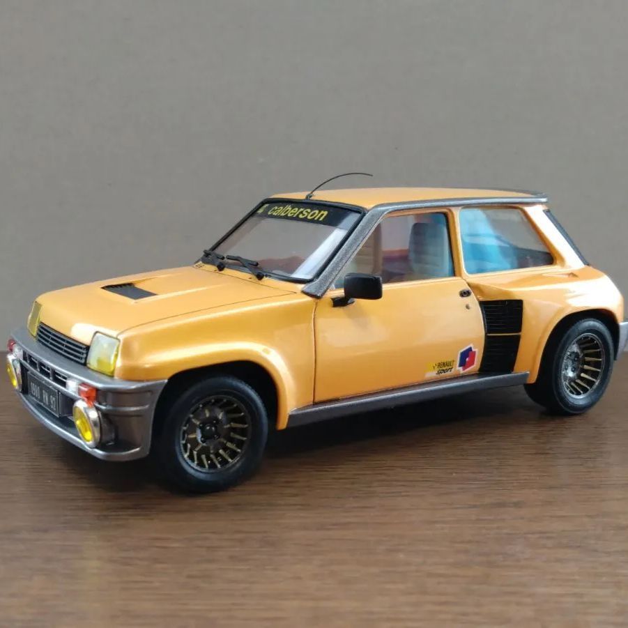 タミヤ　1/24　ルノー5　ターボ　プラモデル完成品