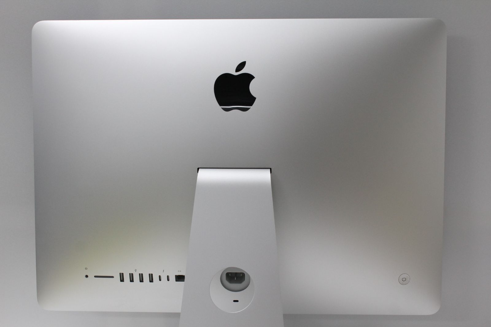 工場 iMac（Retina 4K,21.5インチ,2017）1TB/8GB〈MNDY2J/A〉⑤ iMac