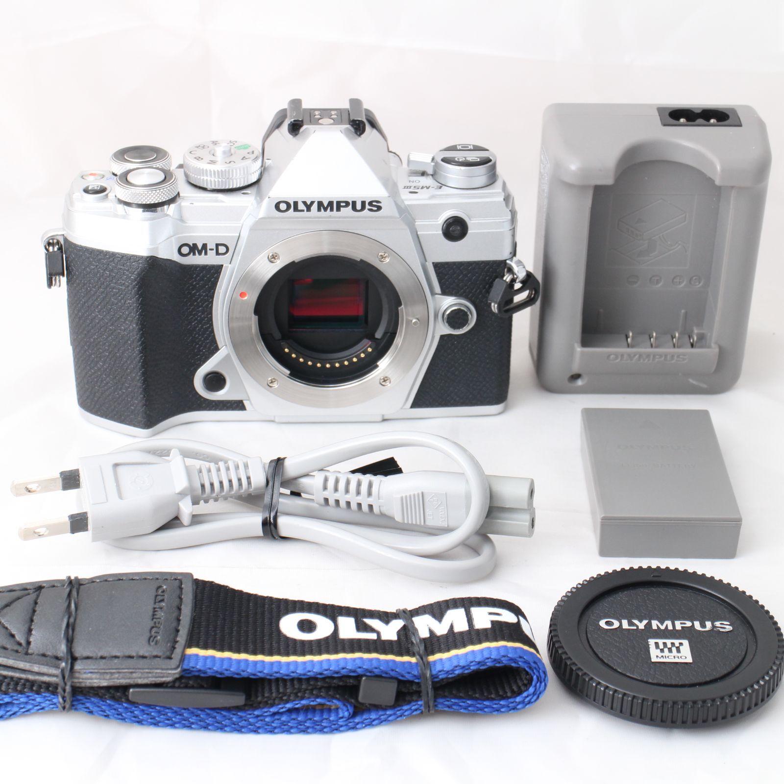 ☆良品☆ OLYMPUS OM-D E-M5 Mark III ボディ シルバー