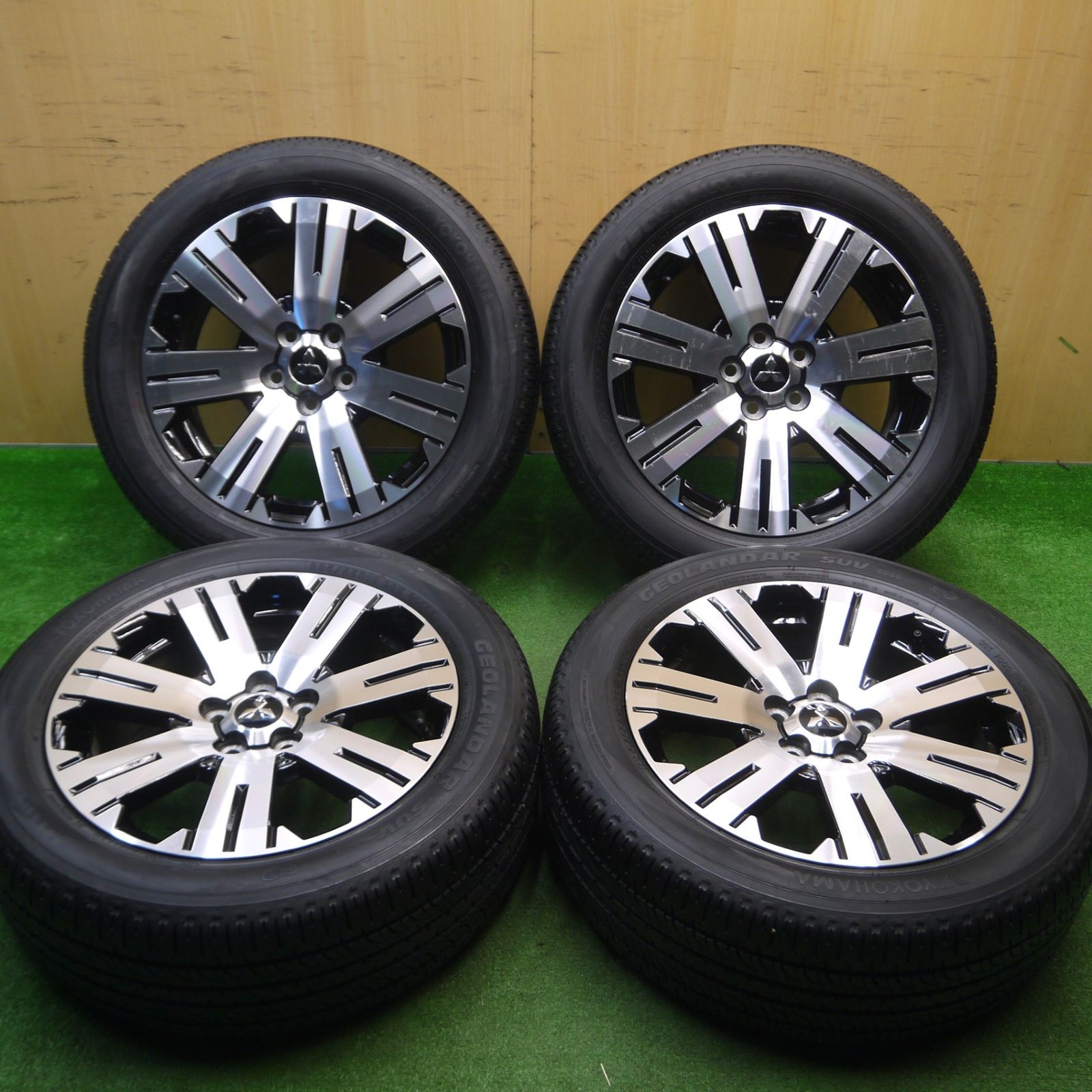 送料無料] ほぼ新車外し 21年☆三菱 デリカ D:5 純正 225/55R18