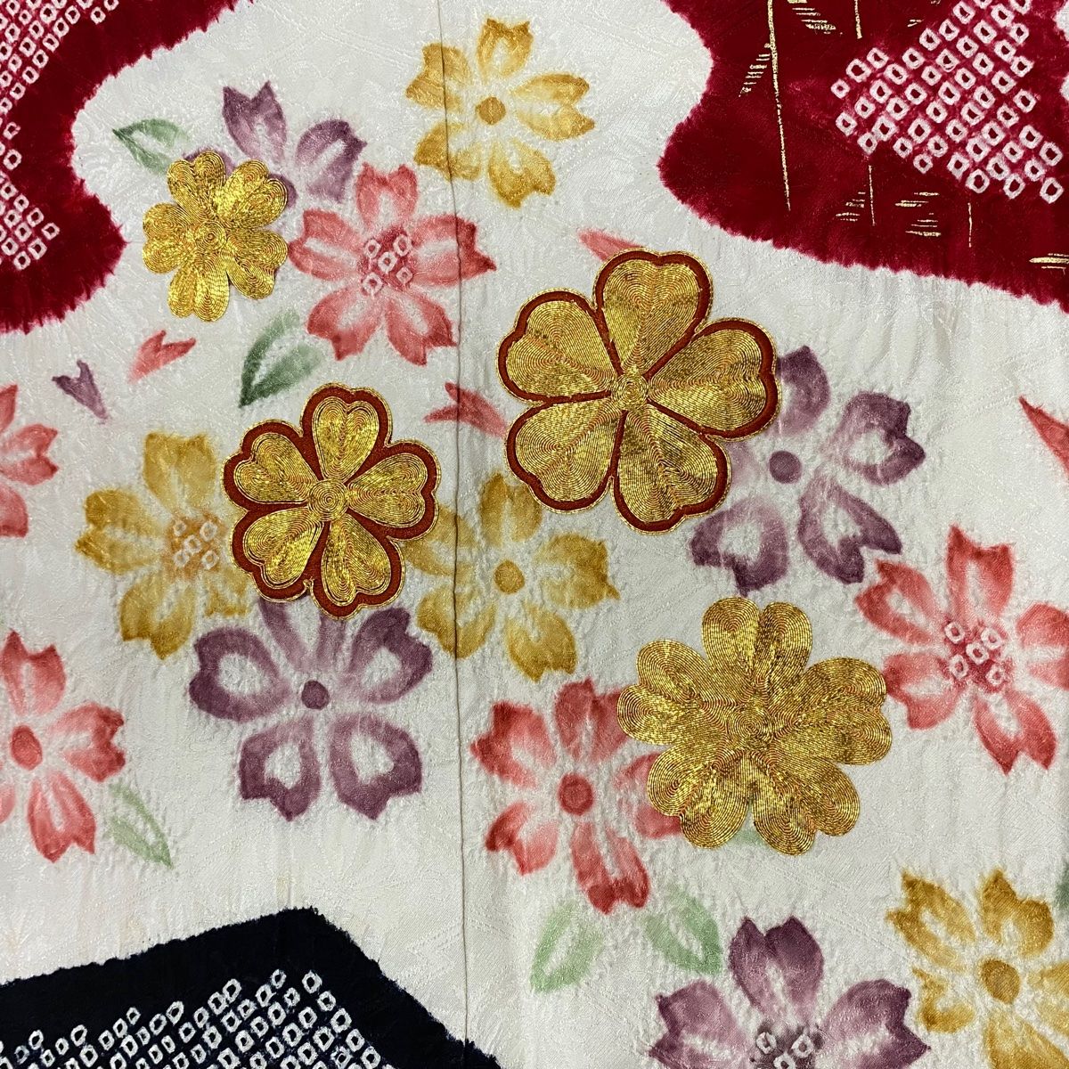 ≪美品≫正絹　振袖のみ【283】【身長155㎝〜165㎝の方用】 振袖 身丈166.5cm 裄丈68cm L 袷 糸巻き 桜 金糸 金彩 黒 正絹