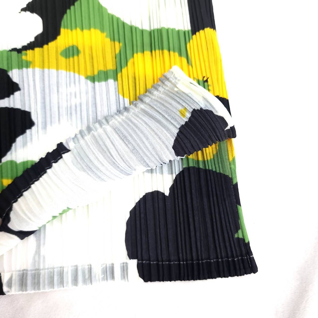 ISSEY MIYAKE WHITE LABEL 半袖トップス Issey Miyake Chiffon Twist Plissé Shirt | Saks Fifth Avenue