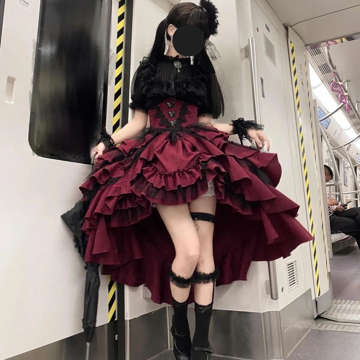ロリータライタ情井風 ゴシックデザイン 背骨装飾ゴシックモチーフジャンプスカート ウェイブコーデ ロリータライタ情井風 ゴシックデザイン 背骨装飾ゴシックモチーフ