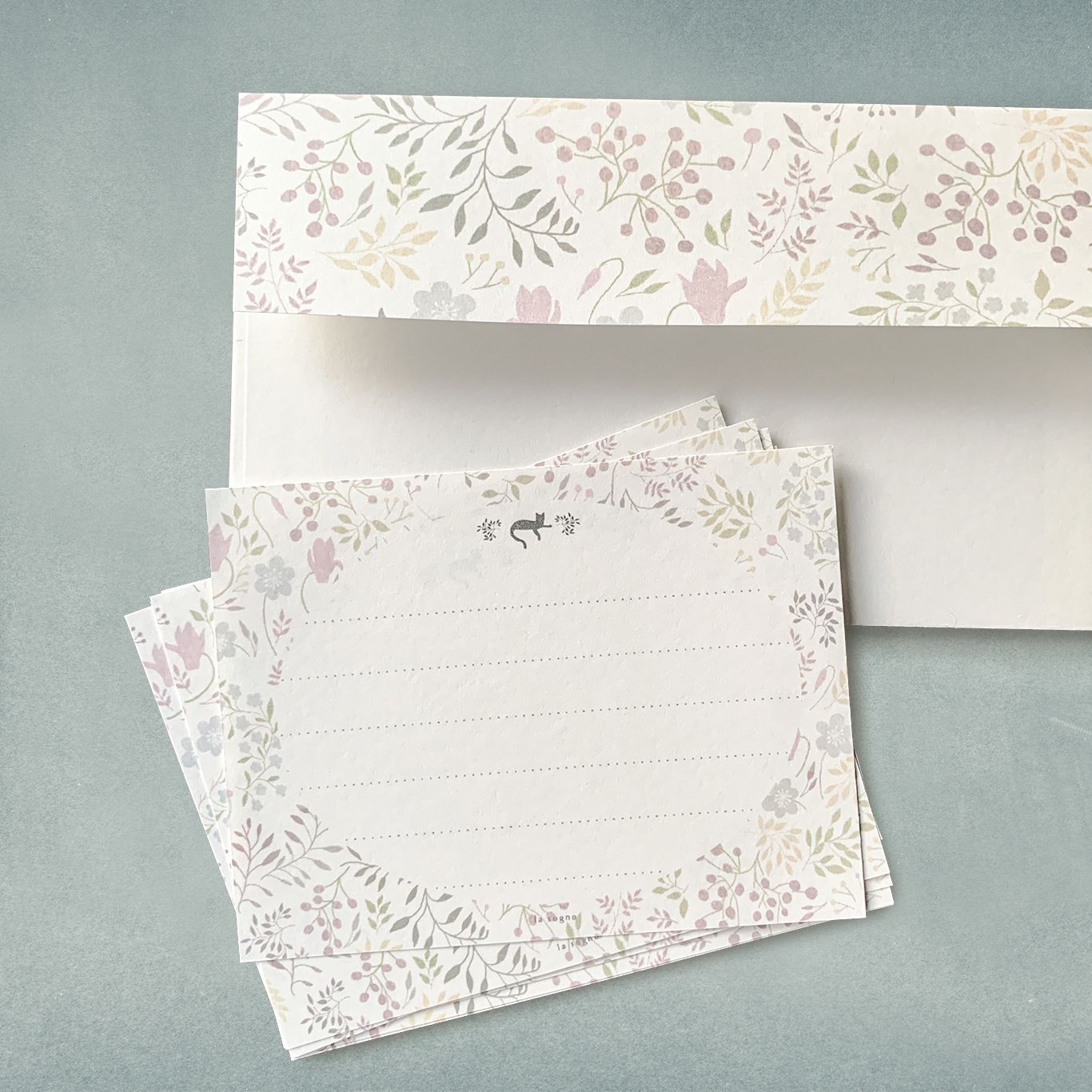 メルカリshops 和紙のレターセット 黒ねことおはな