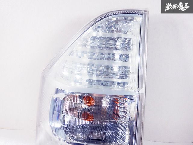 大人気，送料無料】 ノア ZRR75W純正 新車外しテールランプ左右
