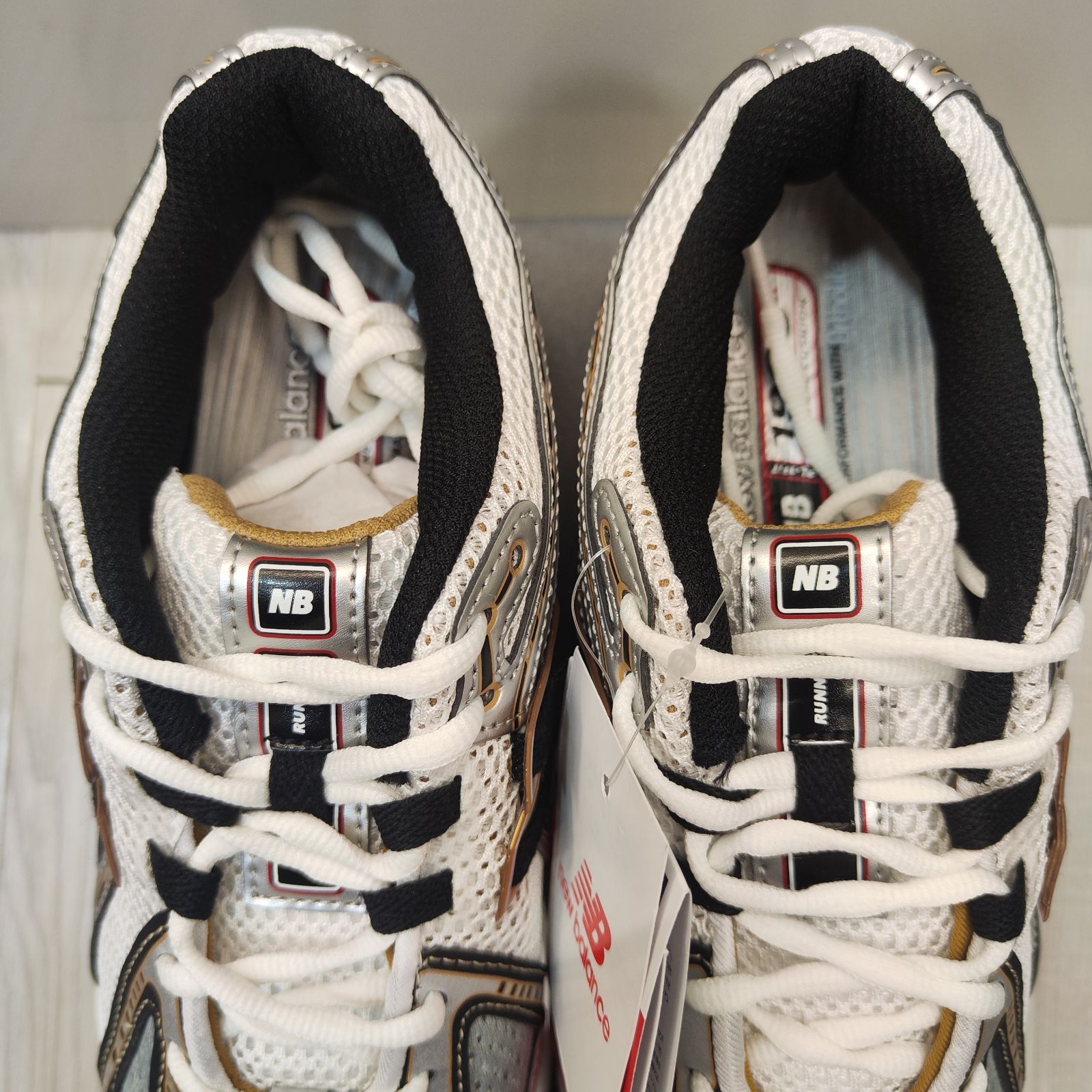 新品、未使用「New Balance」 M1906RA カジュアル通気性スニーカー22 