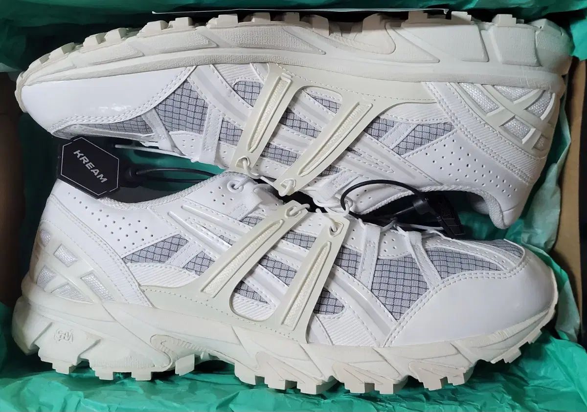 285 Asics アシックス Matin Kim マーティンキム ゲルソノマ グレイシア グレー 白