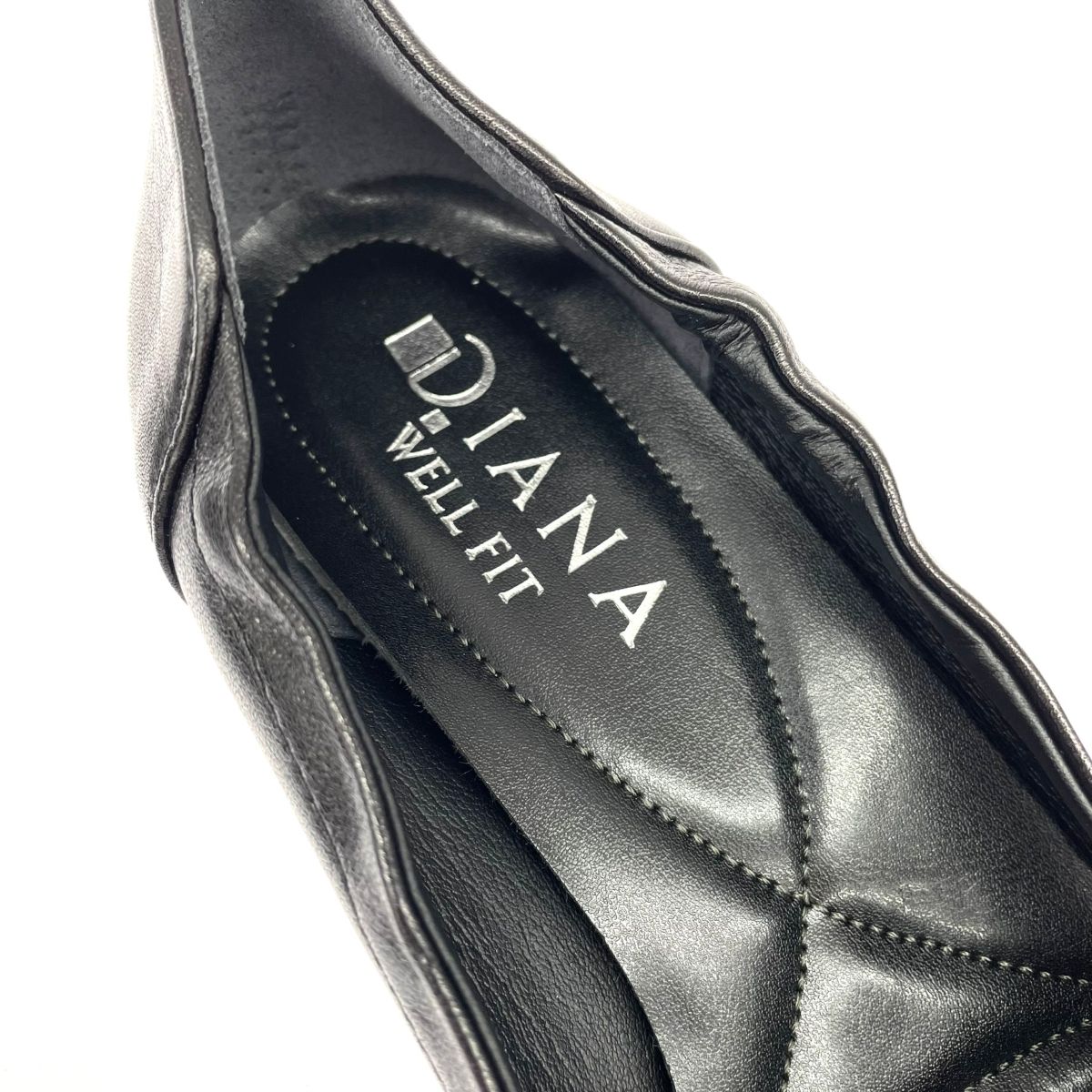 【美品】DIANA well fit パンチング　カッティング　レザーパンプス 美品 DIANA ダイアナウェルフィット 表記サイズ:24.5 パンプス