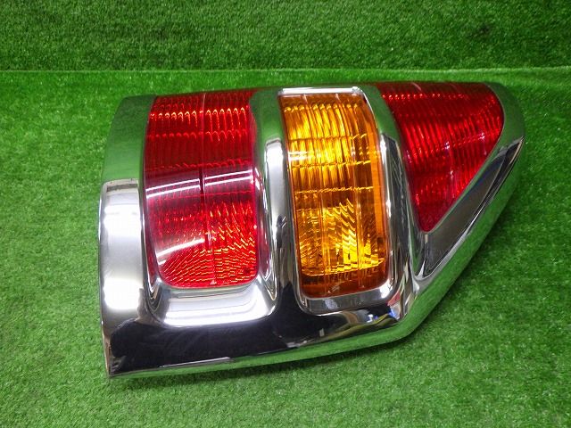 ミツビシ V68W V73W パジェロ 右テールレンズ R1726 MR441418 V60/V70