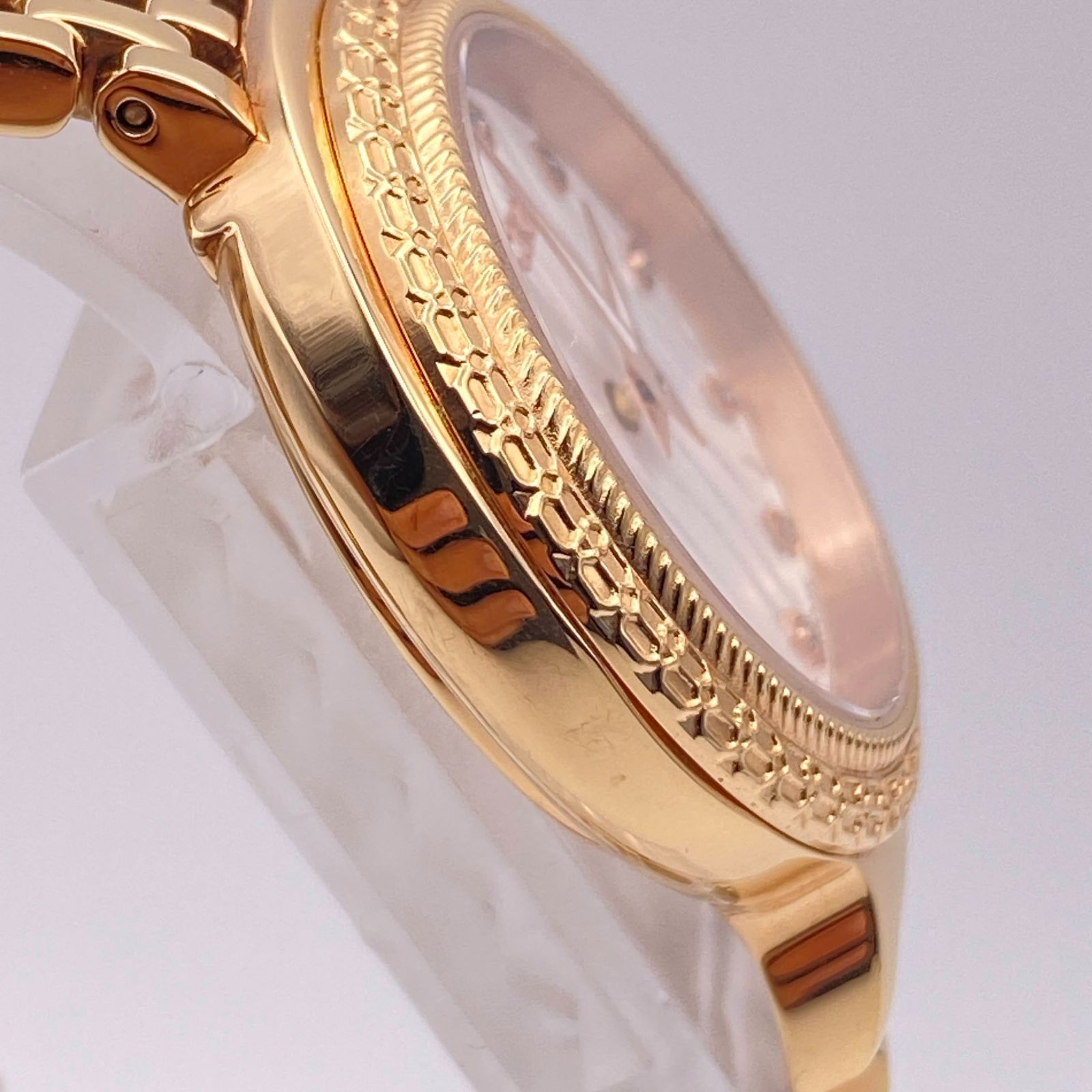 ロベルトカヴァリ Roberto Cavalli クオーツ 電池式 2L028 12Pダイヤ 