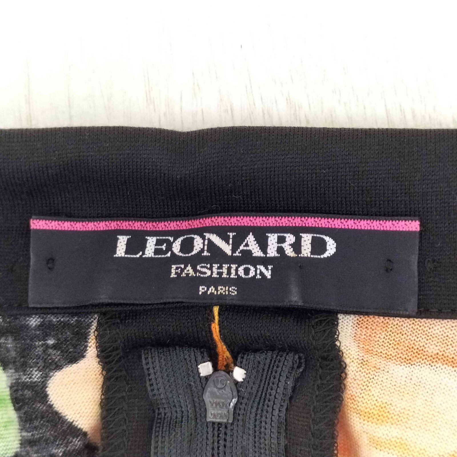 レオナール ワンピース シルク 11号 花柄 フレア 長袖 ブラック レオナール LEONARD ワンピース シルク 11号 花柄 フレア 長袖