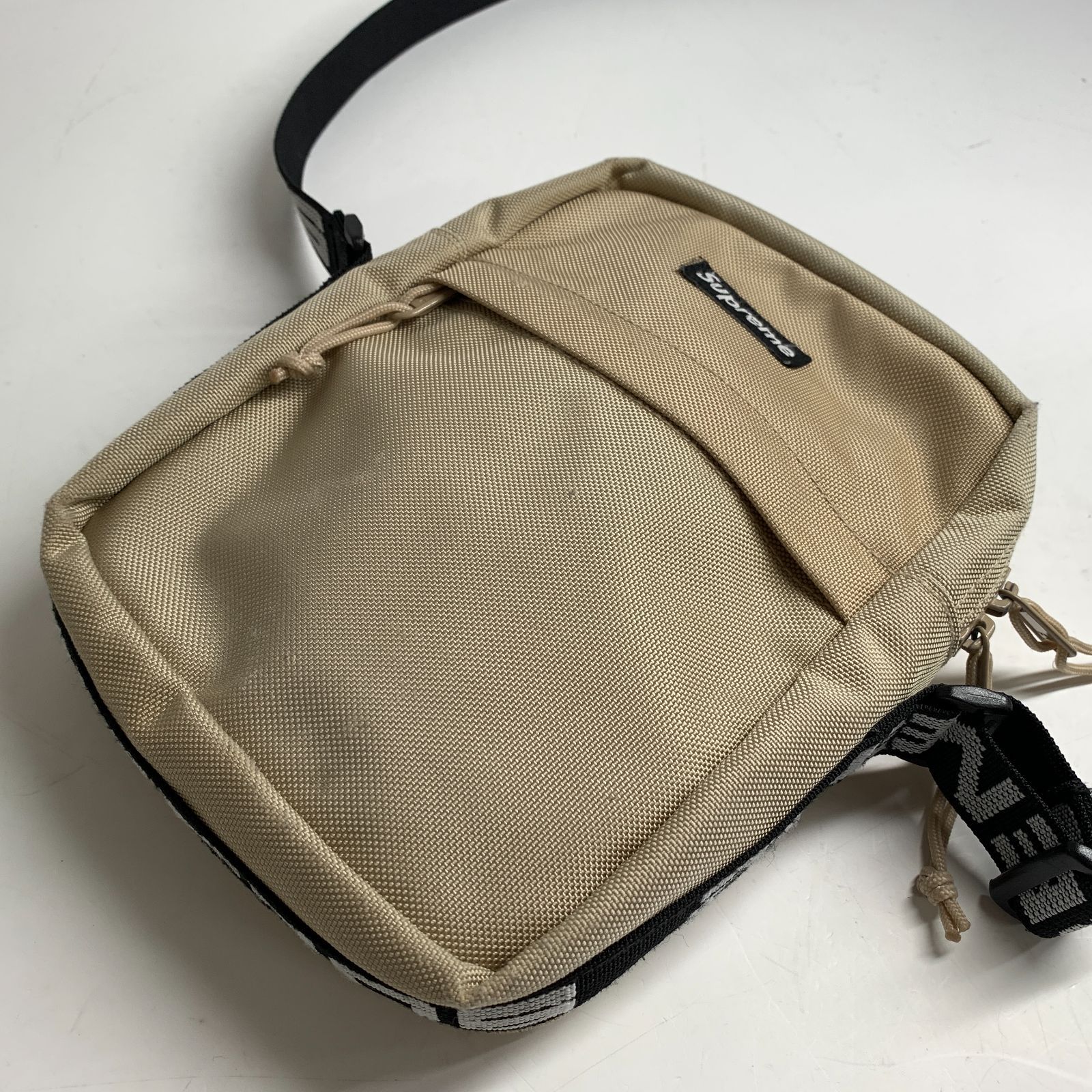 f001 L Supreme シュプリーム ショルダーバッグ ベージュ - メルカリ