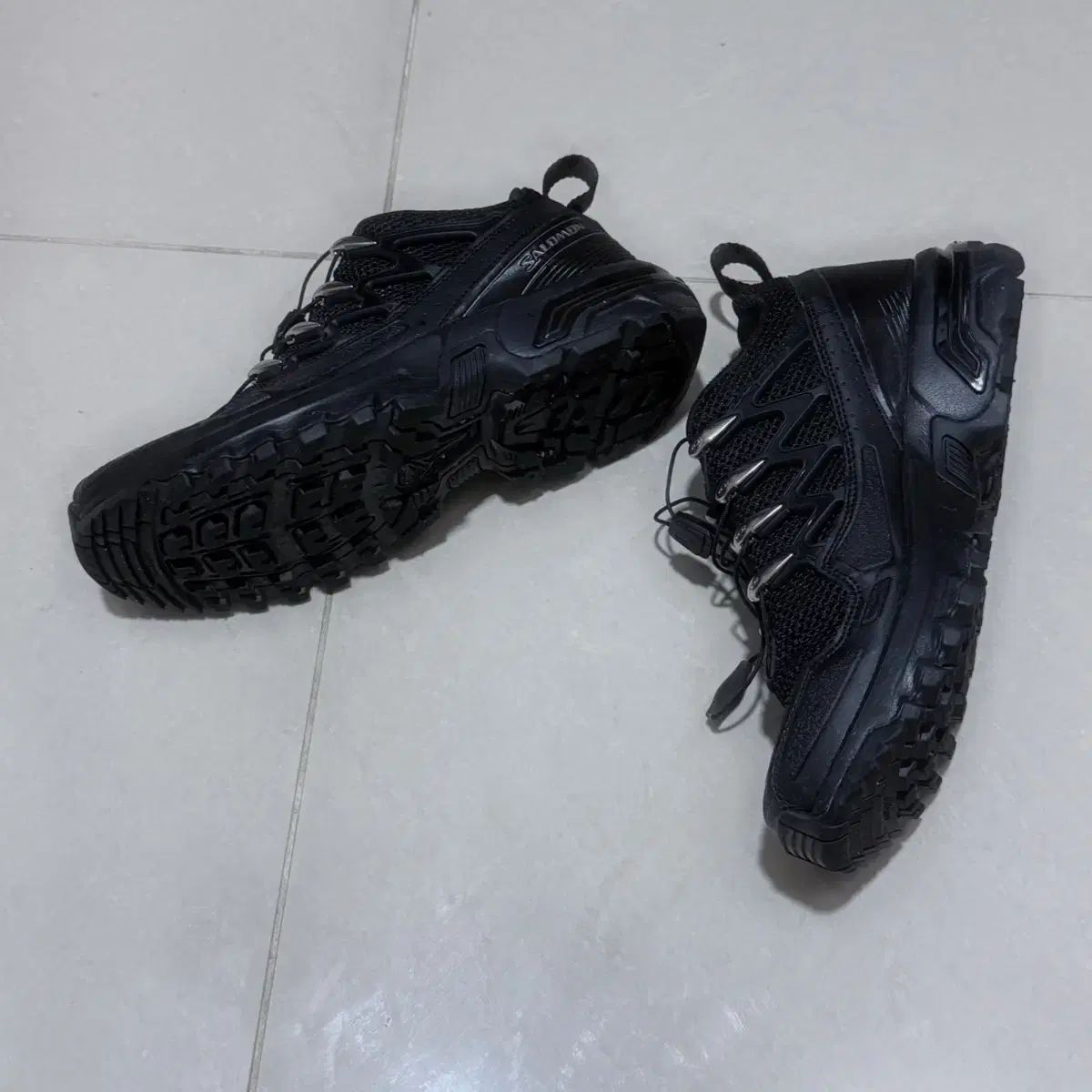 SALOMON サロモン ACS ブラックシルバー 240 WWW_OLIVIERBERNSTEIN_COM