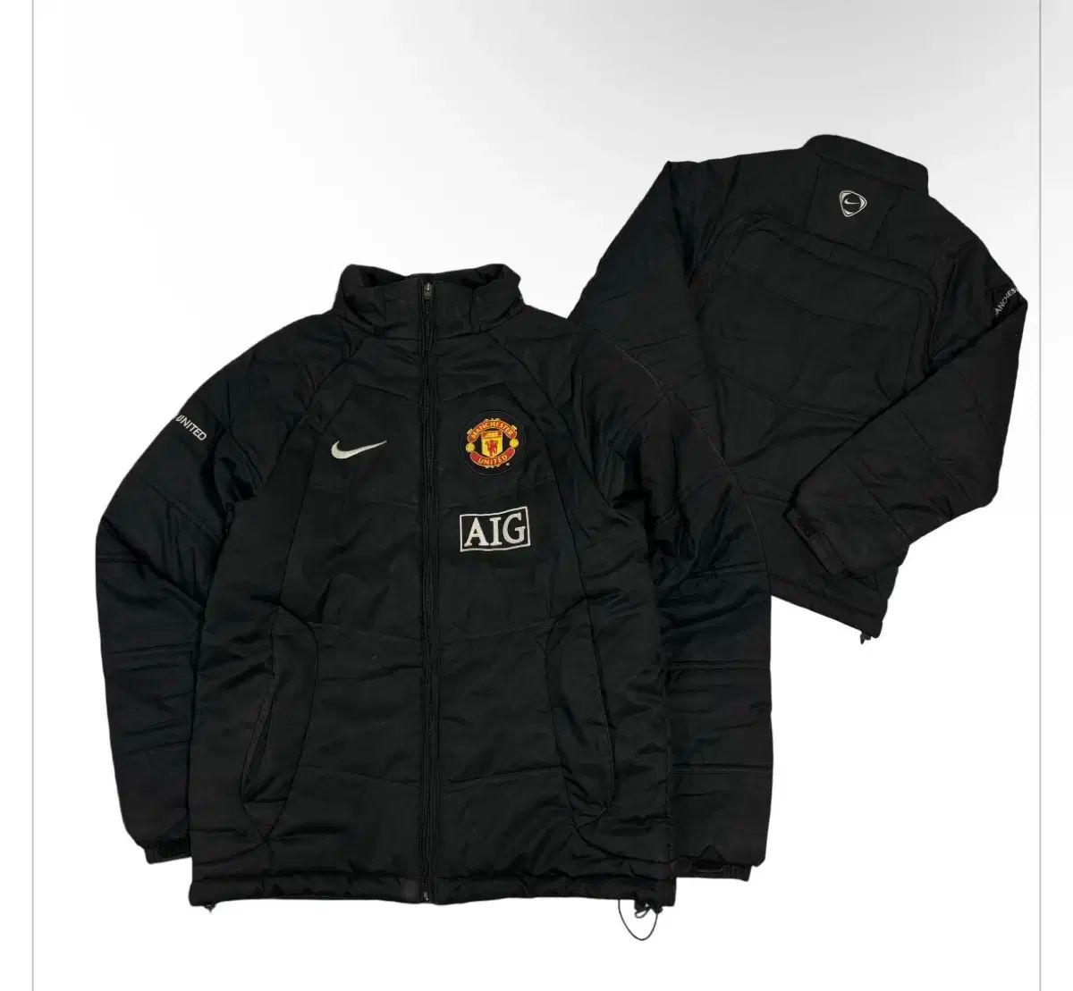 【極美品】マンチェスター・ユナイテッドFC AIG ダウンジャケット Nike マンチェスターユナイテッド ダウン 極美品】マンチェスター