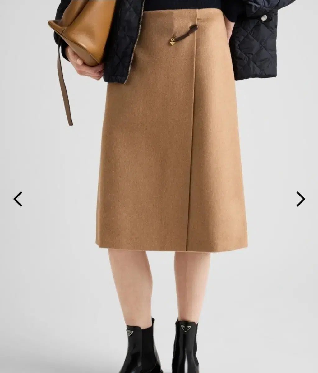 PRADA プラダ 24fw キャメルヘア スカート