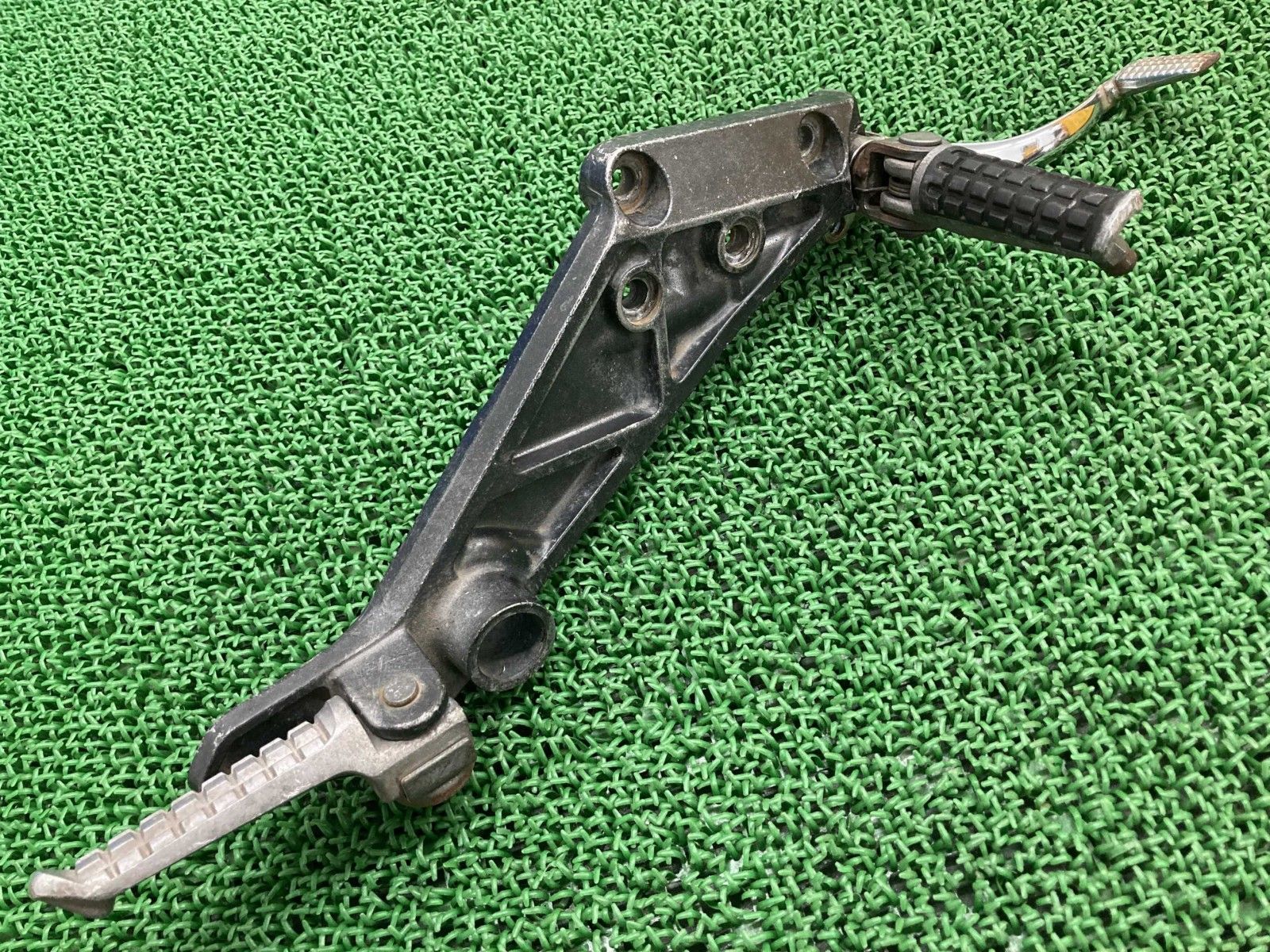 ZRX400 ステッププレート 右 1678 カワサキ 純正 バイク 部品 ZR400E 前期 ブレーキペダル ペグ ペイント素材に Pe