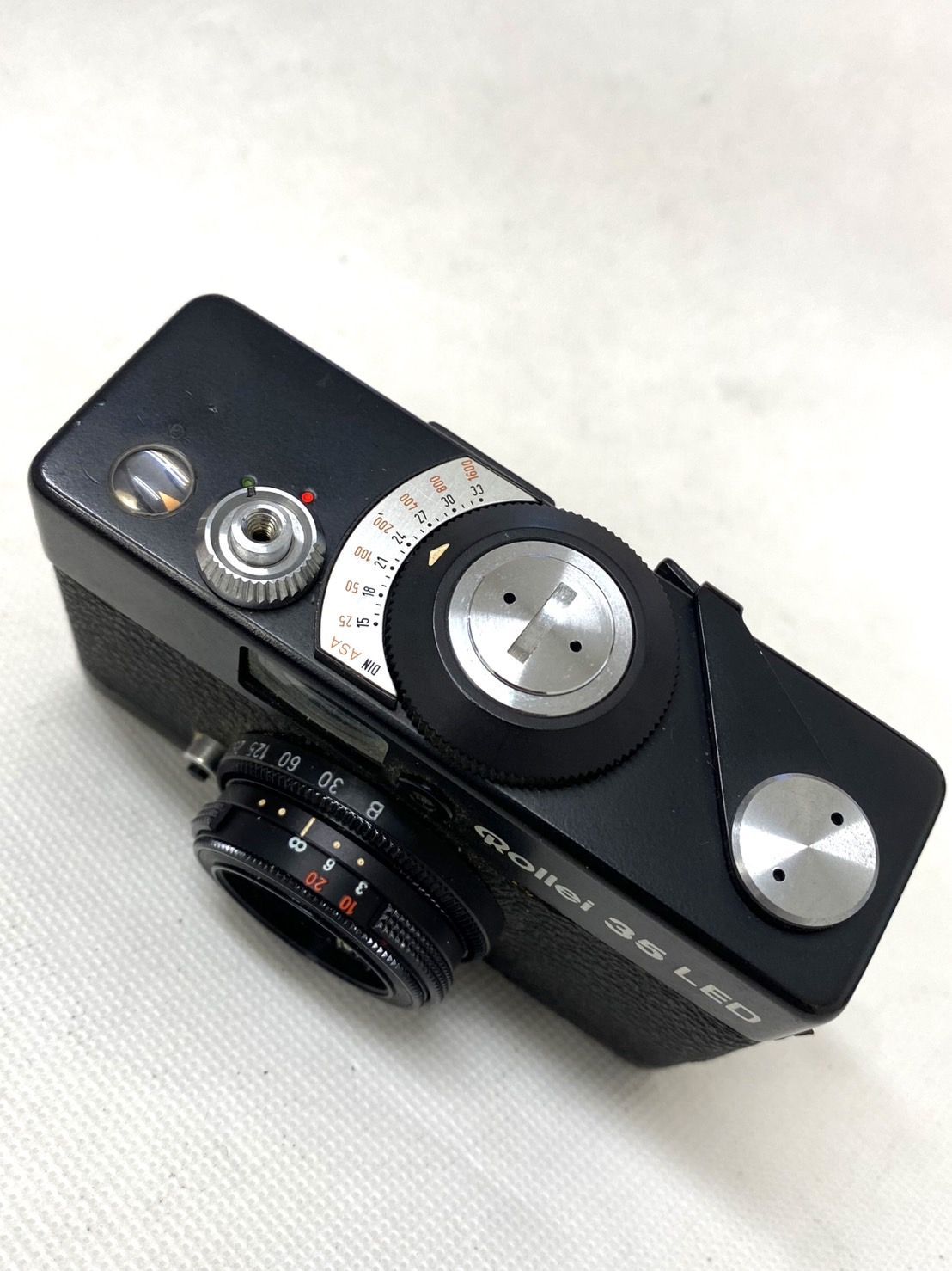 ローライ Rollei 35 LED フィルムカメラ レンズ Triotar 40mm F3