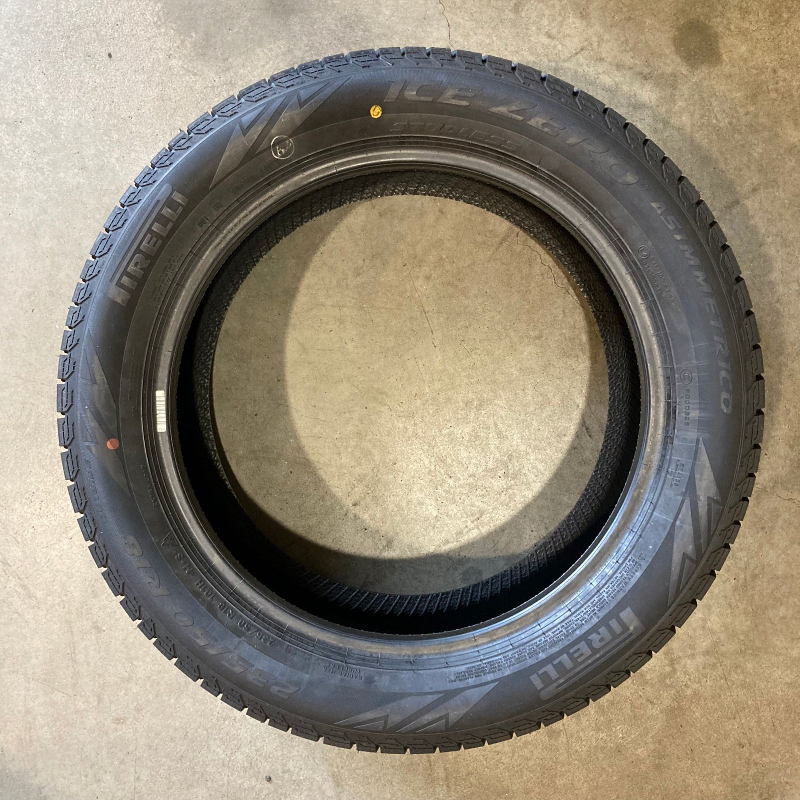 新品 ピレリ アイスゼロアシンメトリコ 235/50R18 スタッドレスタイヤ 4本セット 2024年 235/50/18 235-50-18 235  50 18 NI0003-1 - メルカリ