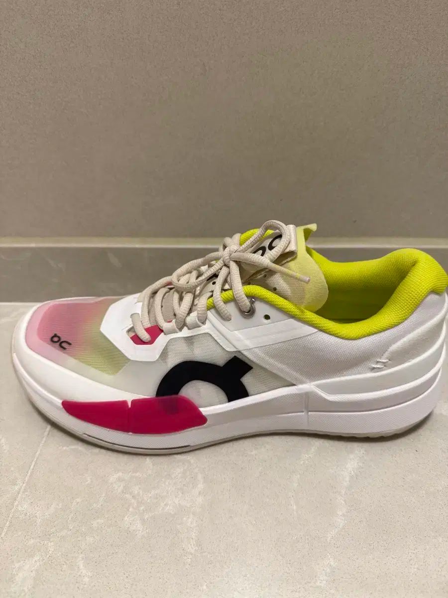 THE ROGER Pro 2 Clay JP28 ホワイト/ピンク Women's THE ROGER Pro 2 Clay | White & Pink | On United States