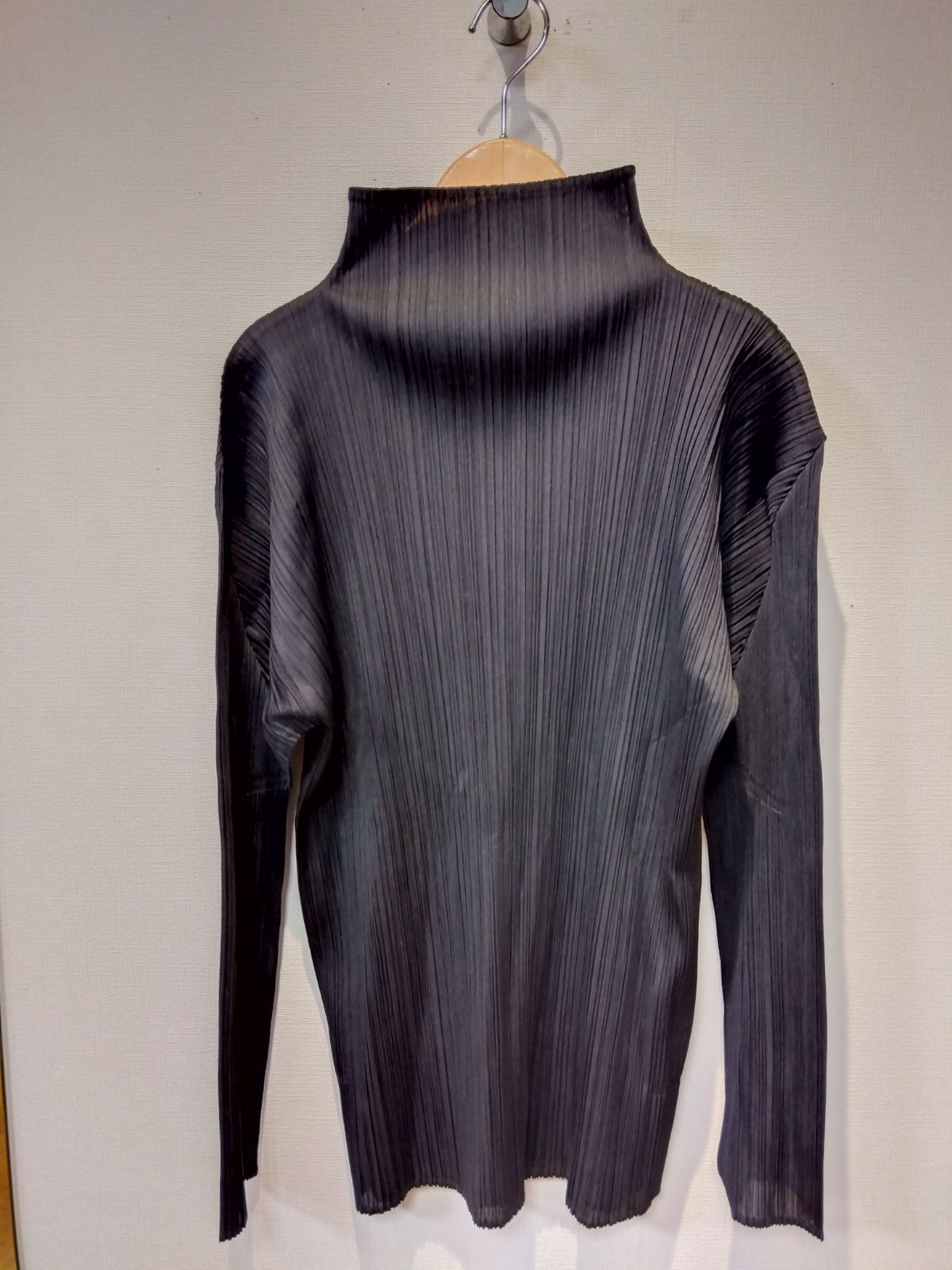 M20 ISSEY MIYAKE イッセイミヤケ プリーツプリーズ トップス 黒