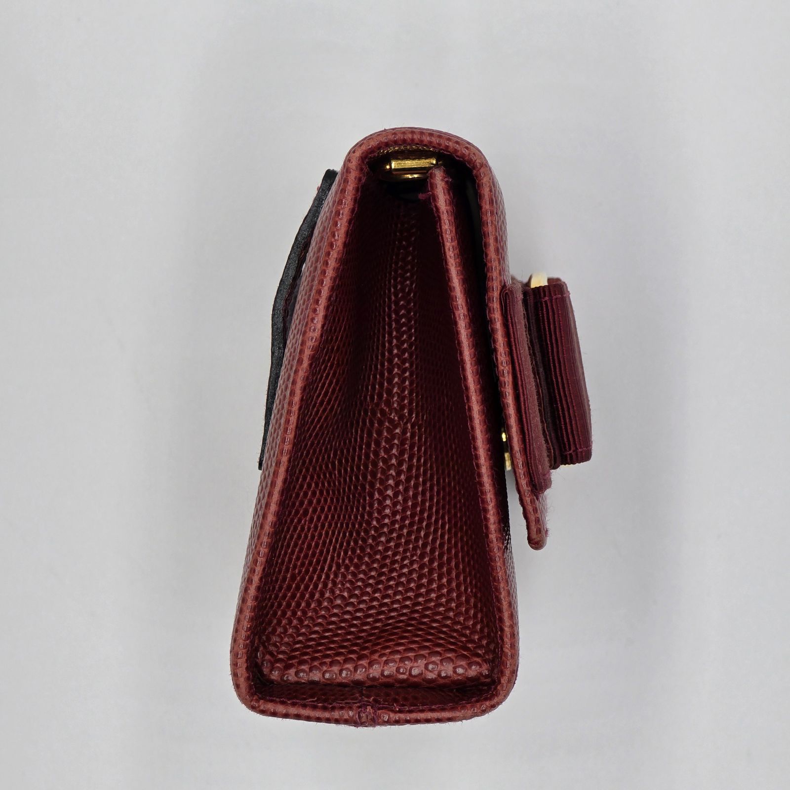 本日限定Salvatore Ferragamoフェラガモ　ヴァラリボンミニポーチ ヴィンテージ／C】Ferragamo フェラガモ ヴァラ リボン ミニ