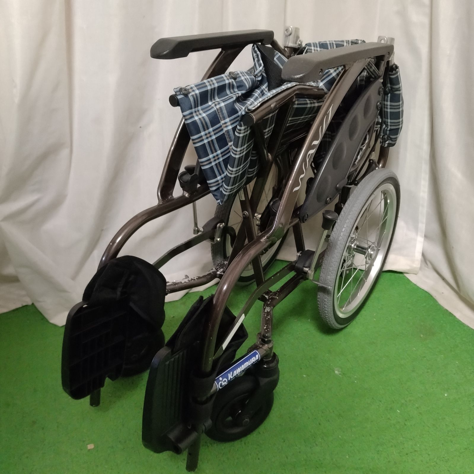 カワムラサイクル　WAVITシリーズ　WA22-40 車椅子　ノーパンクタイヤ アルミ製 次世代型標準車いす】 WAVIT（ウェイビット）WA22-40