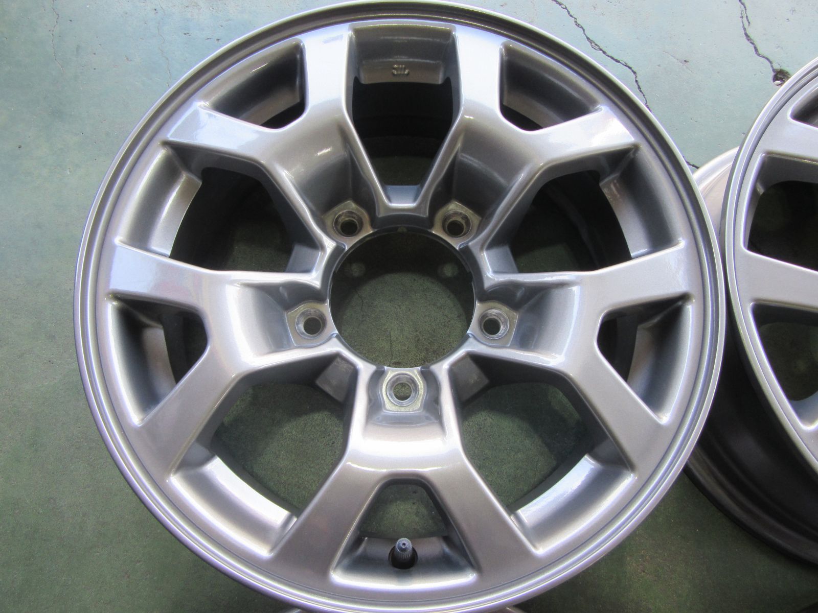 送料込み！ スズキ純正 ジムニーシエラ 15インチ アルミホイール 4枚