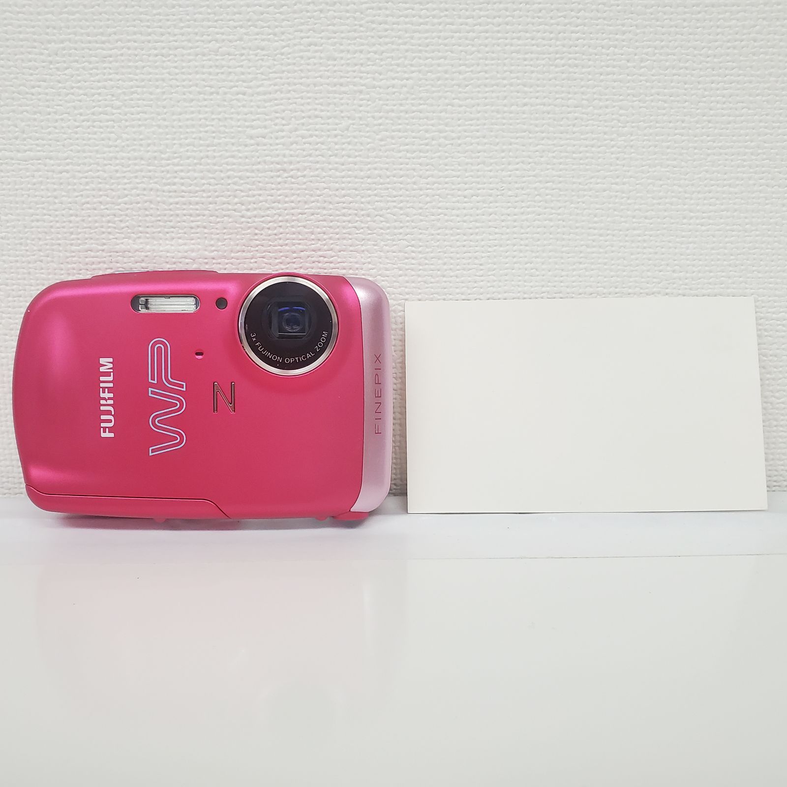 Fujifilm WP ピンク コンパクトデジタルカメラ FUJIFILM WP Z ピンク コンパクトデジタルカメラと充電器