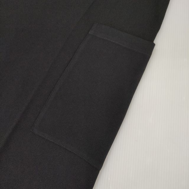 b. サイドポケット