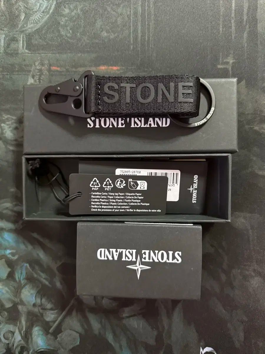 STONE ISLAND ストーンアイランド キーリング ブラック F