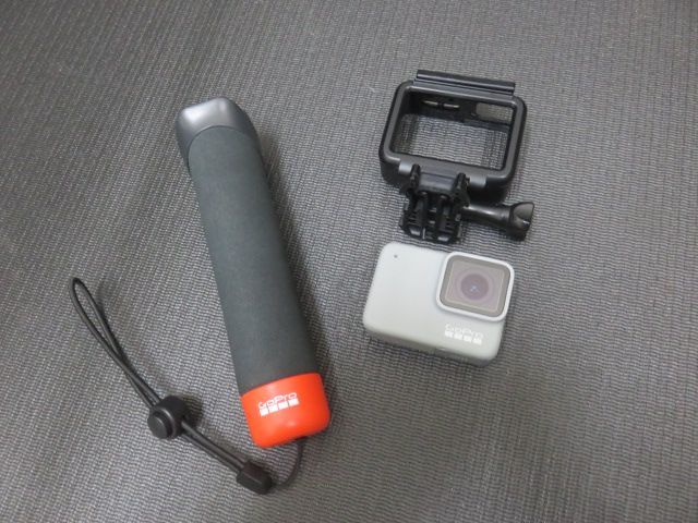 GoPro ゴープロ HERO7 ヒーロー7 ホワイト SPTM1 アクションカメラ デジタルビデオカメラ コンパクト 完全防水 4K