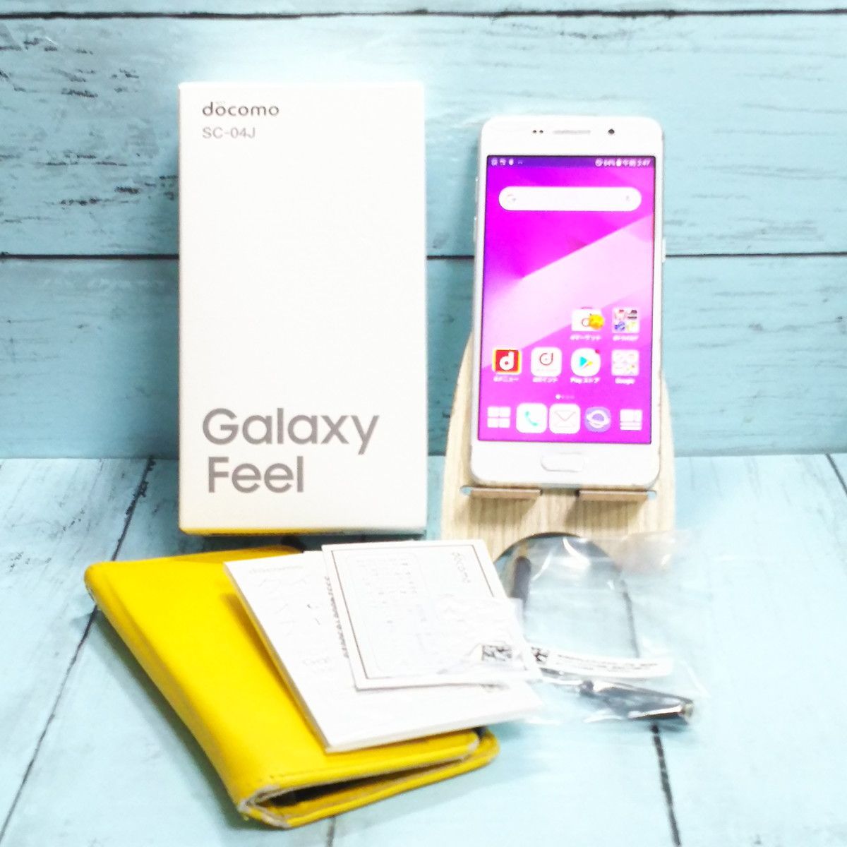 SAMSUNG docomo GALAXY Feel SC-04J Moon White ホワイト 本体 白ロム SIMロック解除済み SIMフリー  850620 - メルカリ