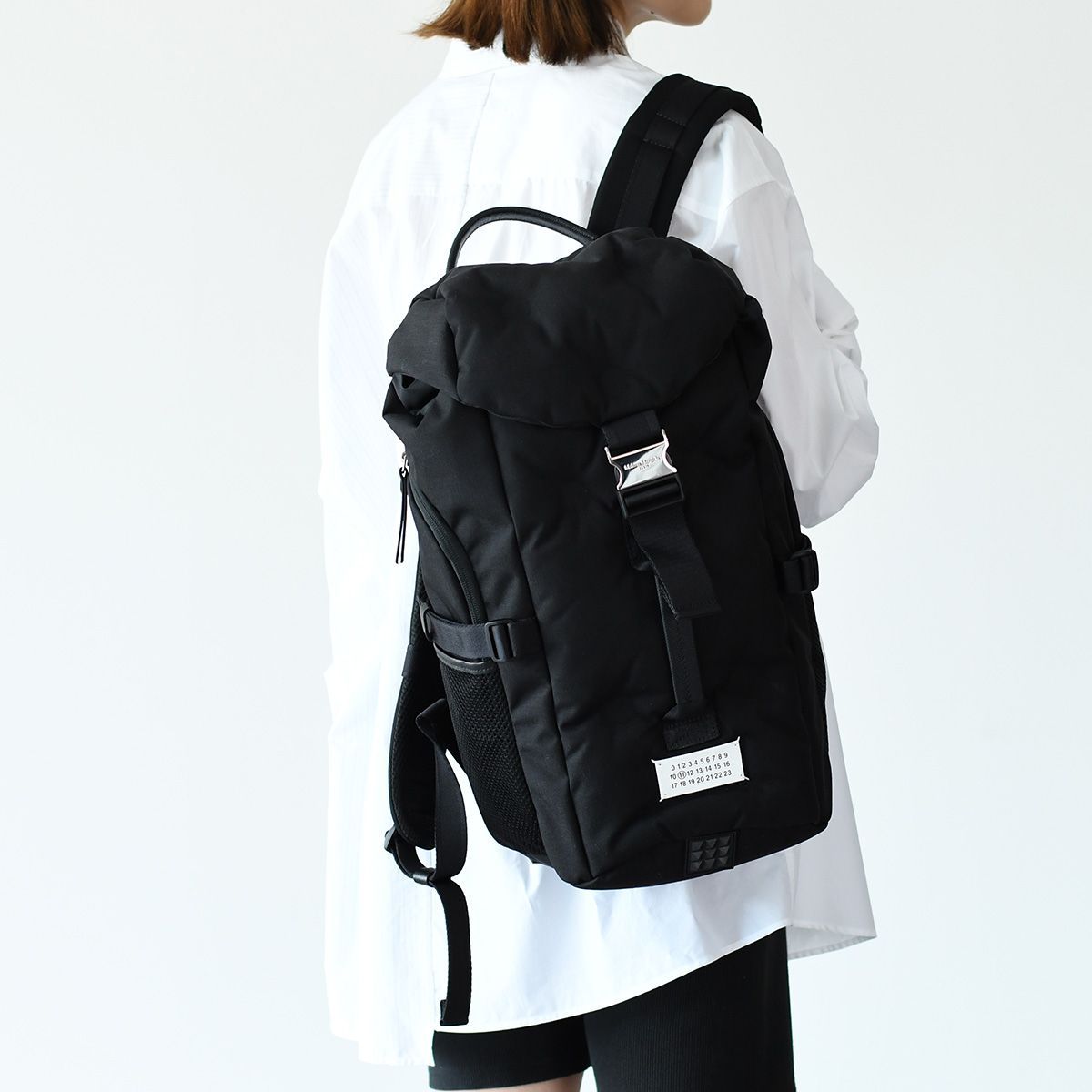 人気✨マルジェラ バックパック リュックサック/ブラック/ユニセックス メゾン・マルジェラ(Maison Margiela) リュック・バックパック