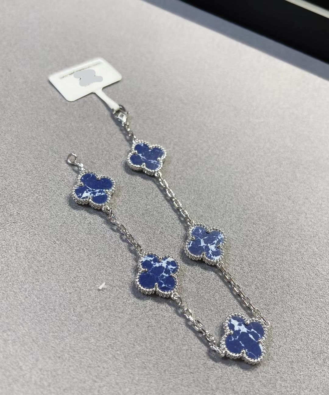 Van Cleef - Arpels ヴァン クリーフ＆アーペルの ペトライト ファイブフラワー ブレスレット｜ ｜ SIROKUMA-CORPORATION_COM