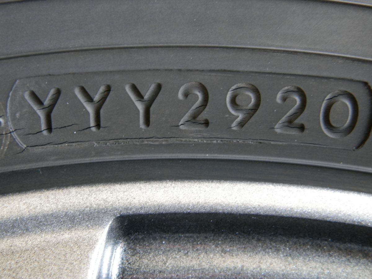 13インチ 社外アルミホイール付スタッドレスタイヤ