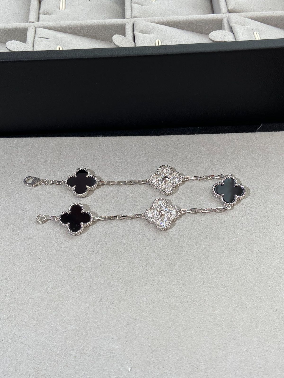 Van Cleef & Arpels] ヴァン クリーフ＆アーペル 四つ葉の