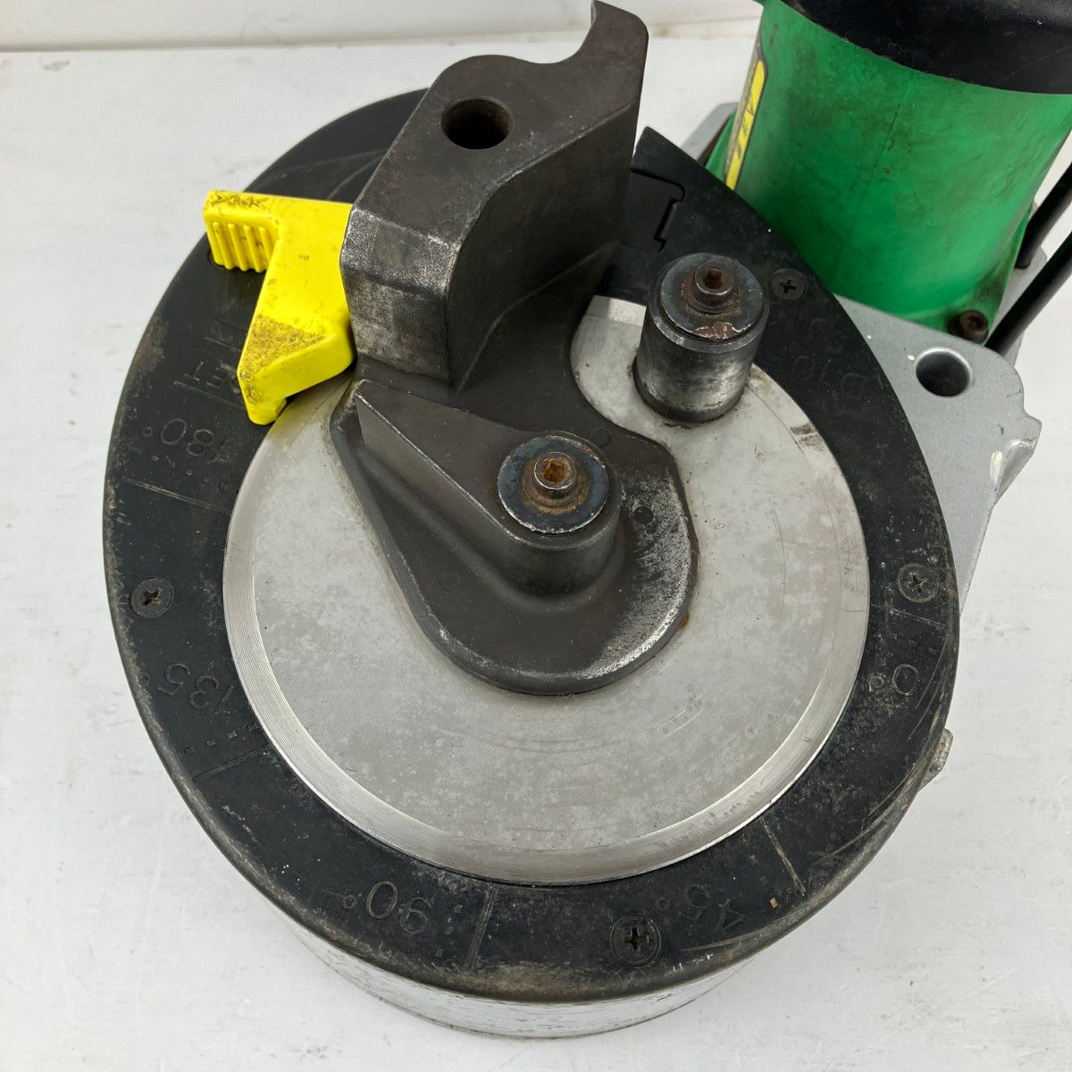 ЗЗHITACHI