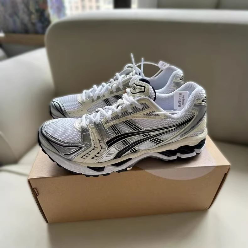 メンズ 新品未使用 ASICS GEL-Kayano 14 白黒銀 - メルカリ 