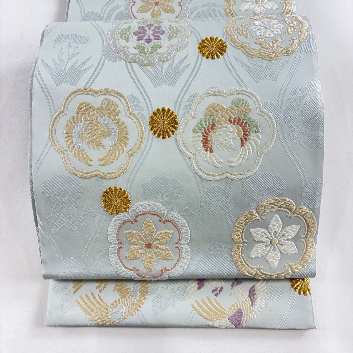 美品　宮廷延喜式色　袋帯　レディース　着物　帯　金糸　金色がとても華やかな 袋帯 美品 名品 宮廷有職文様 菊 金糸 薄緑 六通 正絹 【中古
