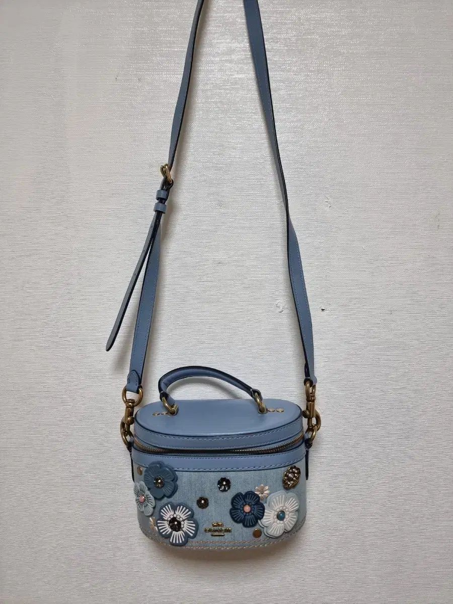 COACH コーチ フラワー T-ローズ クロスバッグ