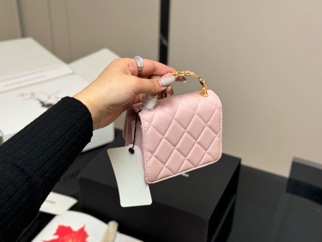 本日限定特価】シャネル エナメルハンドル ミニバッグ/コイン