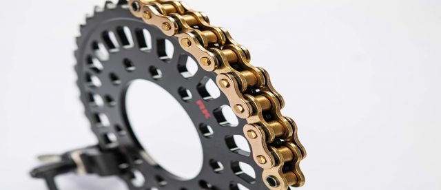 アールケー RK ドライブチェーン GV520X-XW 110L カシメジョイント 電着ゴールドコート