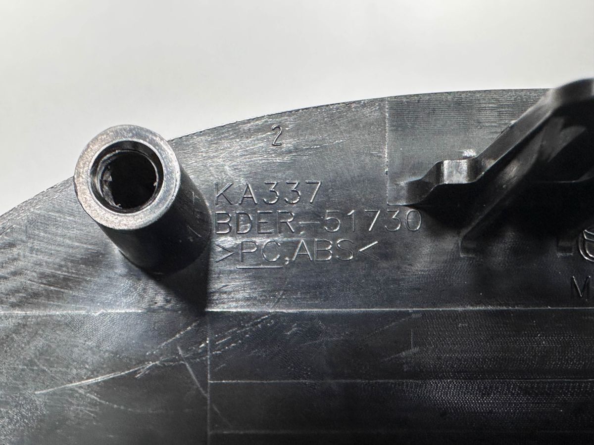 純正 フロントエンブレム