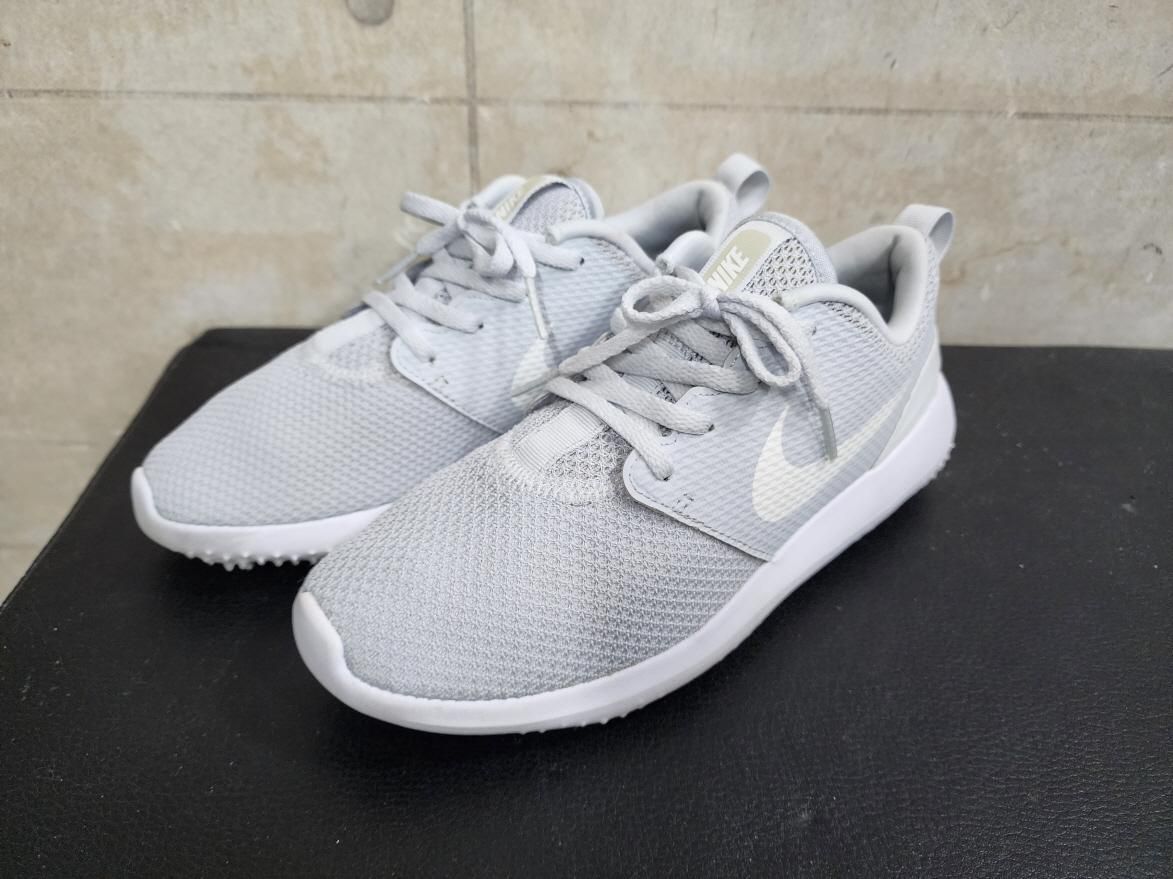 【雷市場（ポンジャン）商品韓国直送】NIKE(ナイキ) 正規品 ウィメンズ ローシ 軽量 ゴルフシューズ/ 235 優れたサイズ/状態