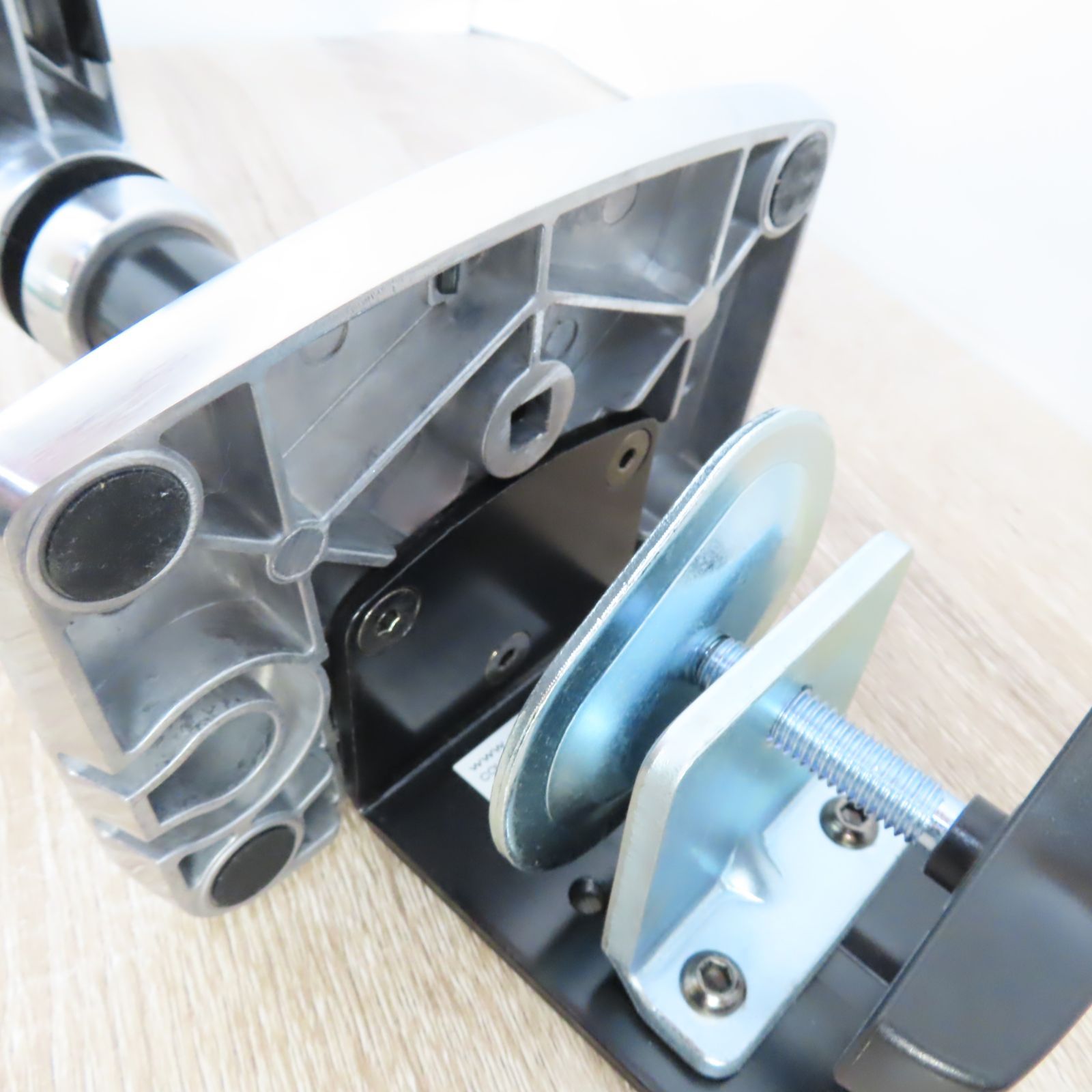 LX デスクマウントモニターアーム