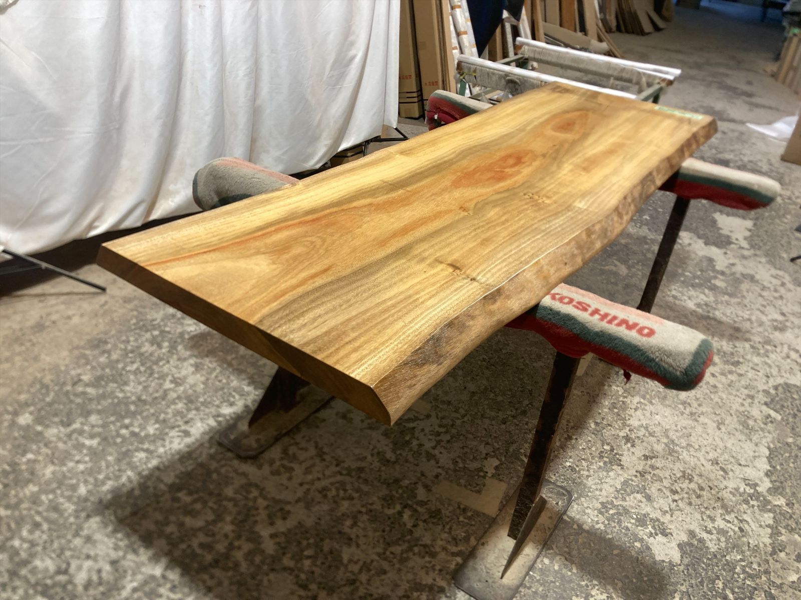 クス9258 楠 一枚板無垢材 2020x600-550x49mm 天板のみ ダイニングテーブル ローテーブル センターテーブル 天板 樟 くすのき