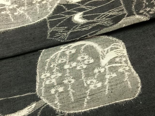 平和屋着物▽小千谷紬 単衣 色紙風景文 黒地 証紙付き 正絹 逸品