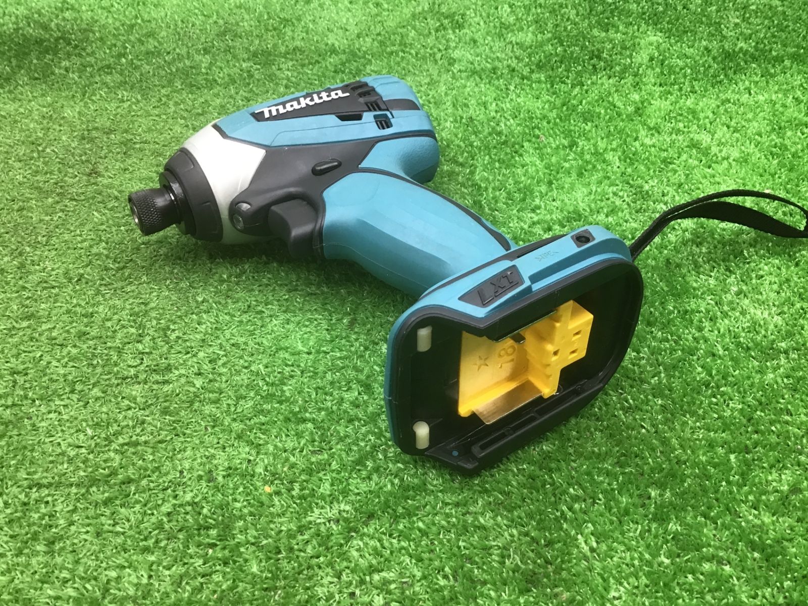 マキタmakita□18vコードレスインパクトドライバー TD146DSHX□軽量バッテリー□アクトツール富山店♪A